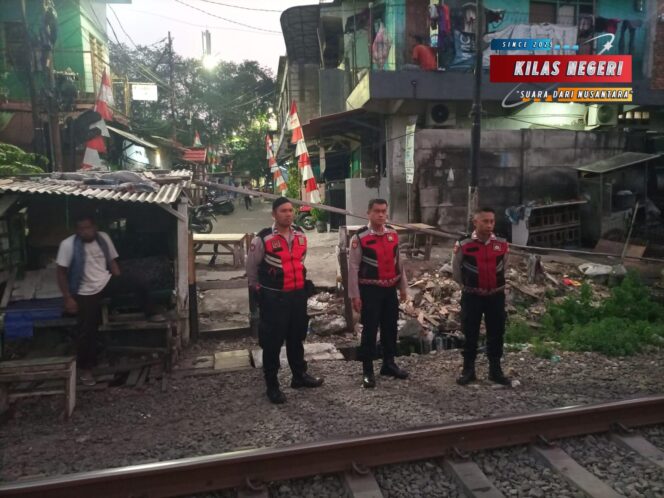 
Antisipasi Tawuran, Polsek Pulogadung Gelar Strong Point di Cipinang Jagal dan Jatinegara Kaum