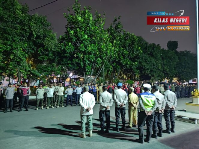 
Apel Gabungan Rayon Utara, Tiga Polsek di Jakarta Timur Gelar Patroli Skala Sedang Antisipasi Guantibmas