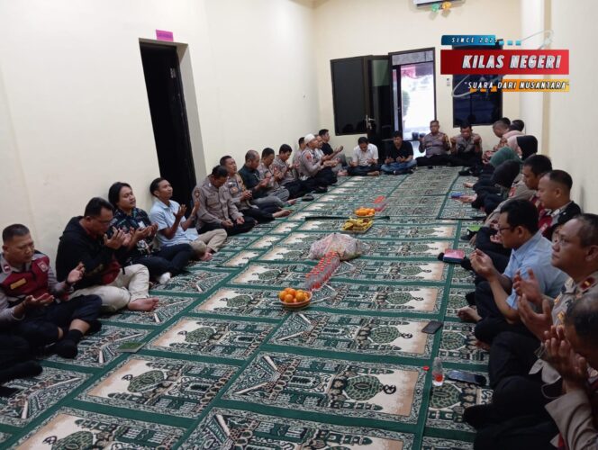 
Polsek Ciracas Gelar Doa Bersama Dukung Kapolres Baru Jakarta Timur