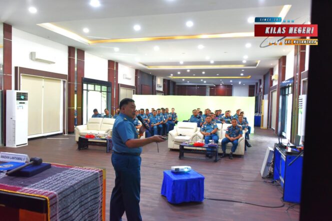 
Tingkatkan Kualitas SDM, Prajurit Lantamal I Ikuti Sosialisasi Unclos 1982 Oleh Tim Diskum TNI AL