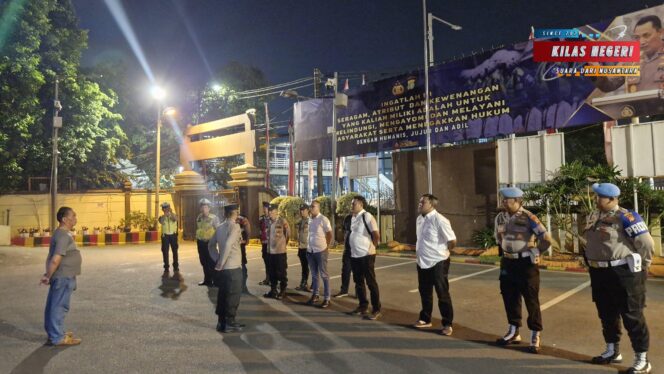 
Polisi Sapu Kejahatan Jalanan: Operasi KRYD Sisir Wilayah Jakarta Timur Saat Warga Terlelap