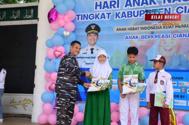 
Menjaga Senyum Masa Depan, TNI AL Peringati Hari Anak Nasional Tahun 2025 Melalui Bakti Kesehatan di Cianjur