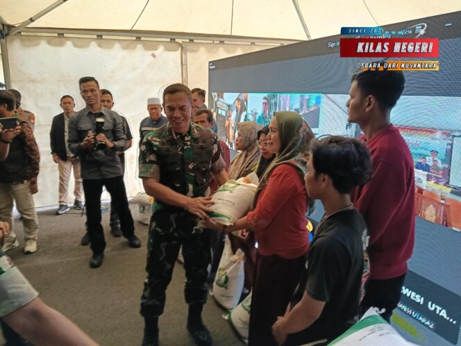 
Kodim 0502/Jakarta Utara Dampingi Pangdam Jaya dalam Kegiatan Sinergi TNI dan Bulog untuk Ketahanan Pangan