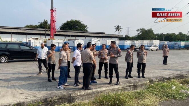 
Kapolres Metro Jakarta Timur Perkuat Peran Kepolisian Lewat Pembangunan Dapur Makan Bergizi Gratis