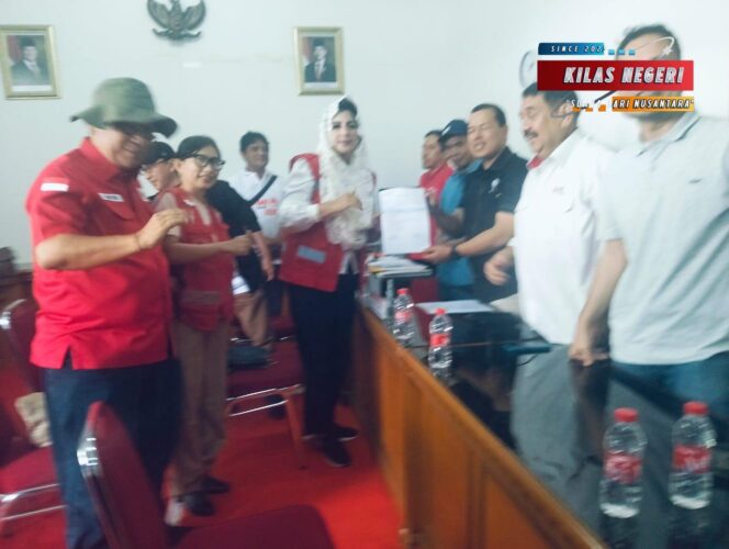 
Dengan Slogan “Relawan Jakarta Butuh Figur Ibu” Hana Hasanah Fadel Muhammad Resmi Ikut Dalam Bursa Pemilihan Ketua PMI DKI Jakarta