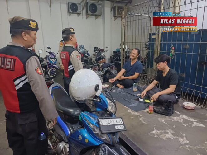 
Polsek Matraman Gelar Patroli Dialogis, Ajak Petugas Siskamling Aktif Jaga Kamtibmas