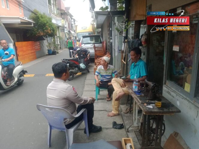 
Bhabinkamtibmas Gandeng Tokoh RT Jaga Keamanan Lingkungan