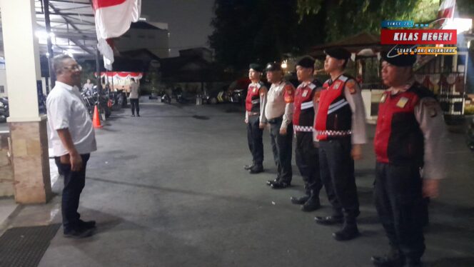 
Malam Tanpa Tawuran: Polsek Cipayung Gelar Patroli Humanis Demi Nyaman Warga Tidur