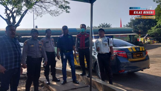 
Polsek Kramat Jati Gelar Sambang Dialogis di Pasar Induk untuk Antisipasi Kejahatan dan Tawuran