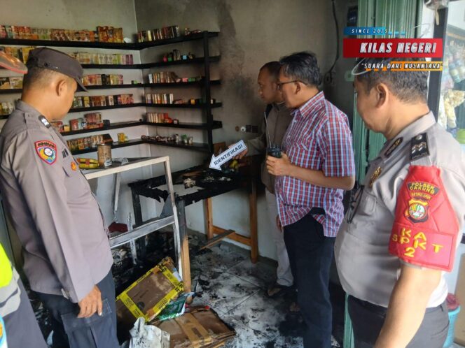 
Toko Vape di Cakung Terbakar, Diduga Akibat Hubungan Arus Pendek