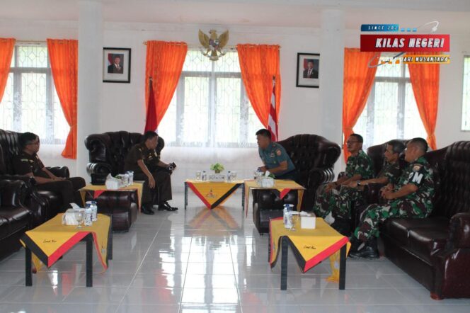 
Komandan Lanal Nias Terima Kunjungan Kerja Kepala Kejaksaan Negeri Nias Selatan