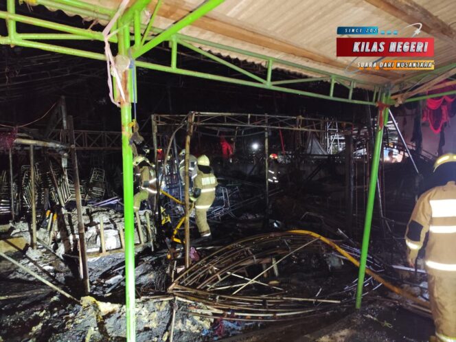 
Gudang Tenda Teratai di Batu Ampar Terbakar, Diduga Akibat Korsleting Listrik