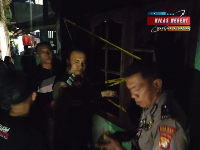
Respon Cepat Polsek Duren Sawit dan Tiga Unit Damkar Atasi Kebakaran Rumah Petak di Klender