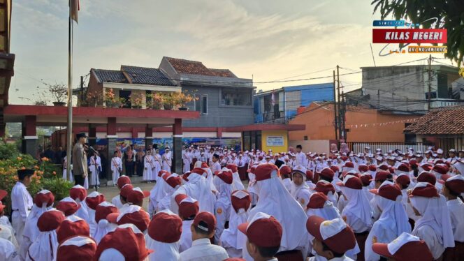 
Polsek Kramatjati Gelar “Senin Pintar” di SDN 01 Balekambang, Tekankan Anti Kekerasan dan Anti Bullying