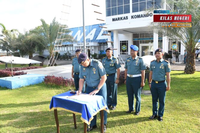 
Lanal Sabang Laksanakan Penandatanganan Pakta Integritas Seleksi Penerimaan Calon Bintara dan Tamtama PK TNI AL TA. 2025