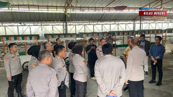 
Irwasda Polda Metro Jaya Tinjau Lokasi Pembangunan Dapur Makan Bergizi Gratis di Wilayah Cakung