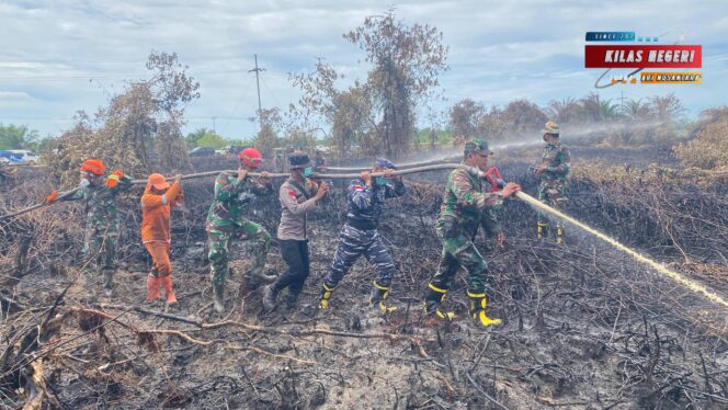 
Sambut Kunjungan Pangdam I/BB, Lanal Dumai Siap Bersinergi Padamkan Kebakaran Lahan dan Hutan di Kabupaten Rokan Hilir