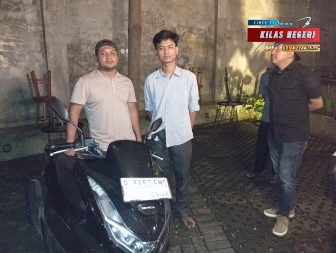 
Motor Warga Hilang di Parkiran Kopi Nako Ciracas, Polsek Lakukan Cek TKP dan Amankan Satu Unit Kendaraan