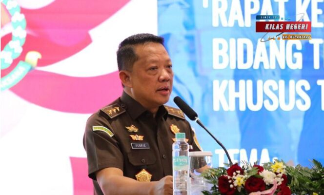 
Kejaksaan Agung Memeriksa 2 Orang Saksi Terkait Perkara Digitalisasi Pendidikan Kemendikbudristek