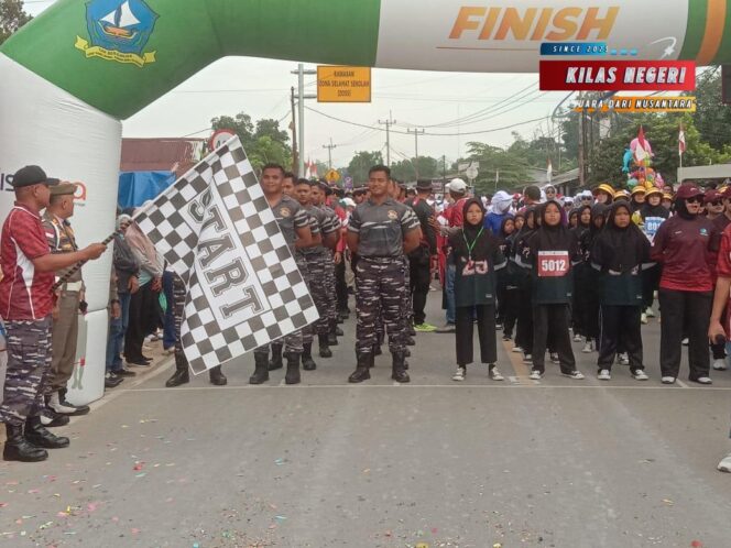 
Prajurit Lanal Bintan Turut Serta Semarakkan Lomba Gerak Jalan Tri Lomba Juang