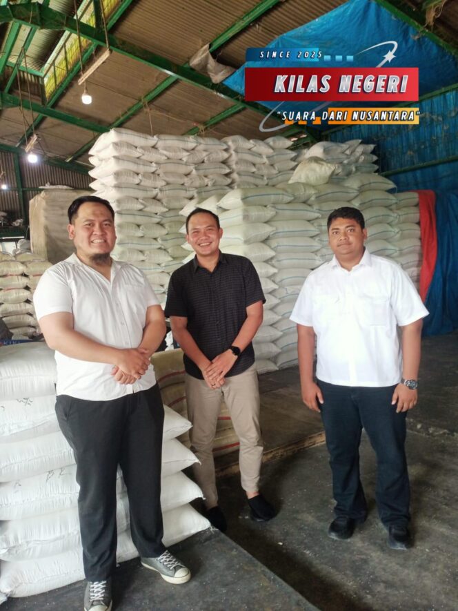 
Menjaga Kepercayaan Masyarakat: Polres Metro Jakarta Timur Cek Langsung Kualitas Beras di Pasar Cipinang, Pastikan Tak Ada Beras Oplosan