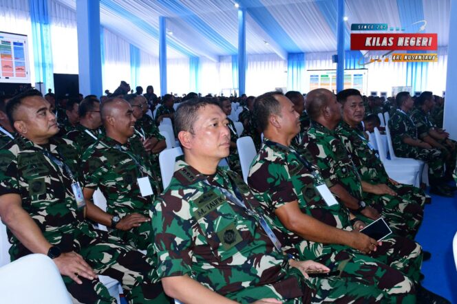 Komandan Beserta Prajurit Lanal Bandung Ikuti Pengarahan Serta Upacara Gelar Pasukan Operasional dan Kehormatan Militer di Pusdikpassus Batujajar