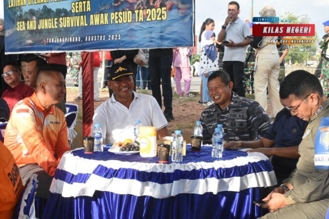 Simulasi Latihan Operasi Pencarian dan Penyelamatan Pesawat serta Sea and Jungle Survival