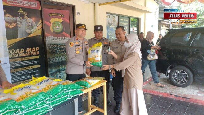 Polisi Hadir dan Peduli: Beras Murah untuk Warga Ciracas di HUT ke-80 Kemerdekaan RI