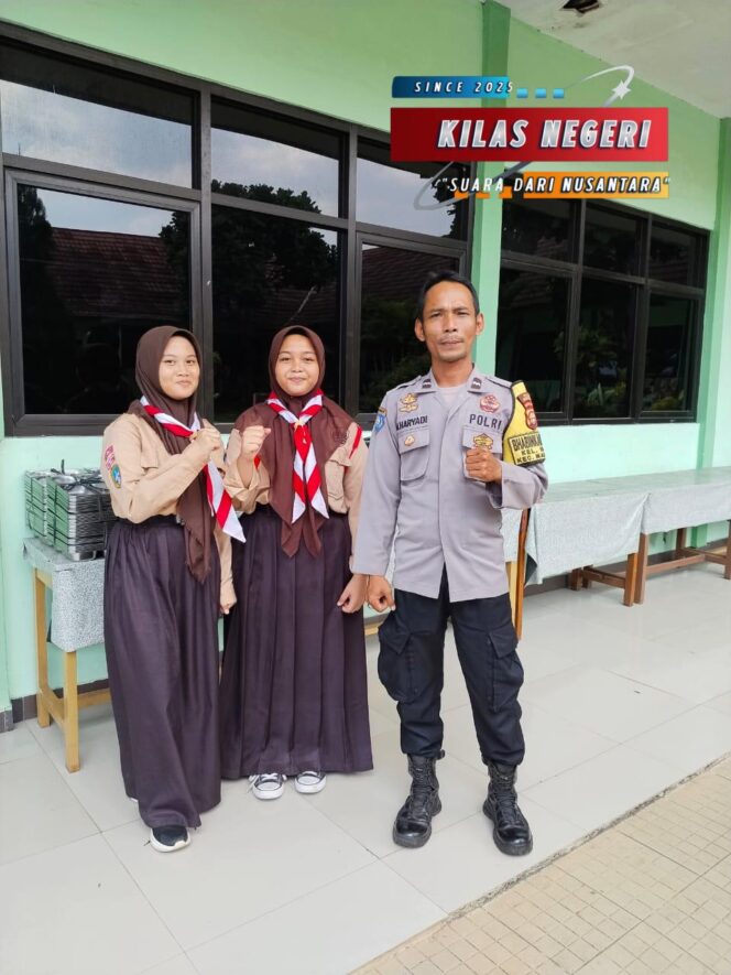 Polri Hadir di Tengah Masyarakat, Bhabinkamtibmas Halim Pantau Distribusi Makanan Bergizi Gratis untuk Ribuan Pelajar