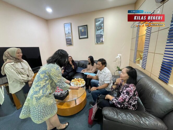 
BRI BO TB Simatupang Berikan Penghargaan kepada Nasabah Setia di Hari Pelanggan Nasional