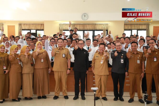 
Wamendagri Bima Arya Dorong Lahirnya Pemimpin Berkarakter dan Visioner Lewat PKA dan PKP