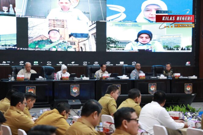 
Mendagri Imbau Daerah yang Inflasinya Tinggi Perkuat Koordinasi Pengendalian dengan BPS hingga Bulog