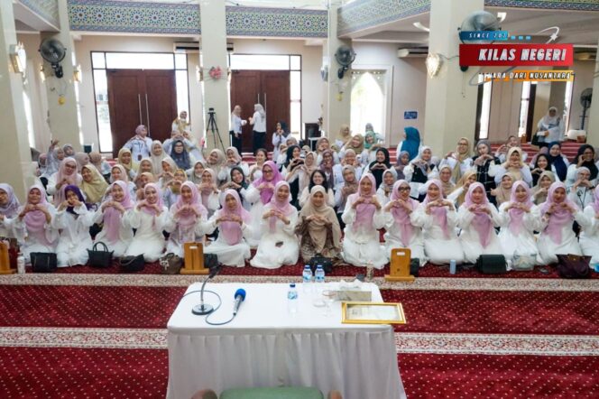 
Peringati Maulid Nabi Muhammad SAW 1447 Hijriah, DWP Kemendagri Gelar Tausiah