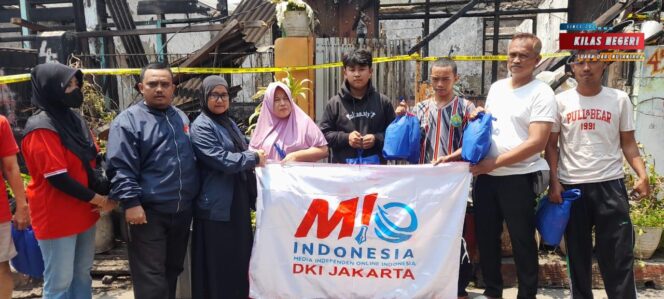 Brigade Penanggulangan Bencana MIO DKI Jakarta Sambangi Korban Kebakaran di Papanggo Jakarta Utara