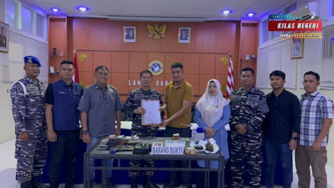 
Lanal Sabang Bersama BNN Kota Sabang Laksanakan Penindakan Hukum Terhadap Rumah Diduga Pengedar Narkoba