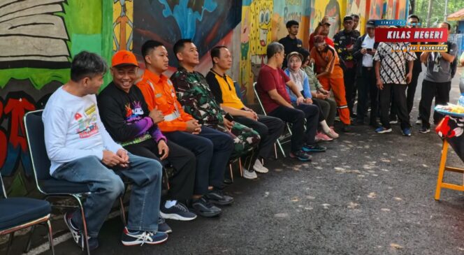 
Tiga Pilar Matraman Bergerak! Danramil 02/Matraman Pimpin Penanaman Pohon di Gunung Antang