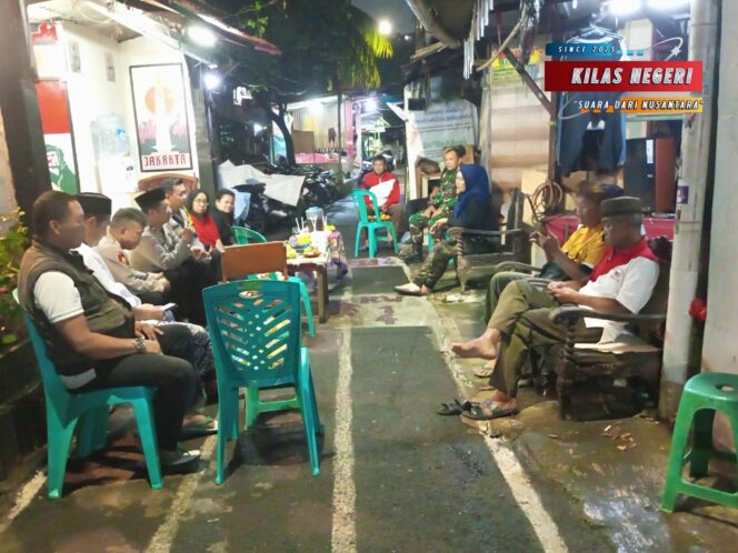 
Keamanan Tanggung Jawab Bersama; Babinsa Grogol Utara Galakan Poskamling