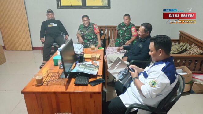 Babinsa Koramil 14/Panongan Laksanakan Komsos di Desa Serdang Kulon