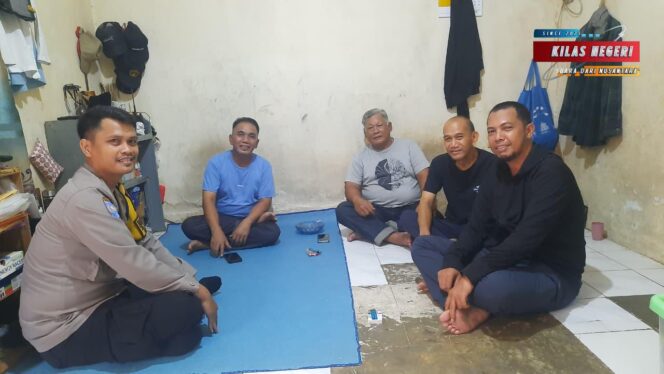 BHABINKAMTIBMAS KEBON MANGGIS JALIN KEDERATAN DENGAN WARGA DAN TOKOH MASYARAKAT UNTUK CIPTAKAN LINGKUNGAN AMAN DAN NYAMAN