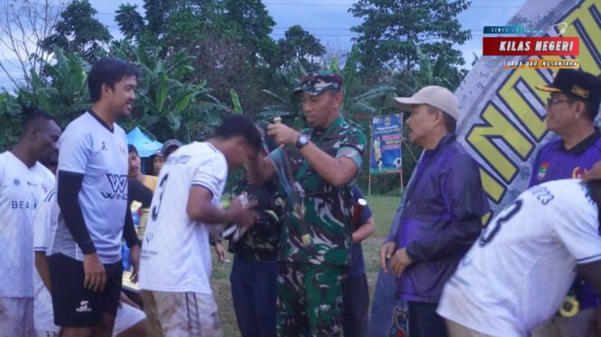 
Fingky FC Tumbangkan Roda Top FC, Dandim Cup 2025: Simbol Kebersamaan TNI dan Warga