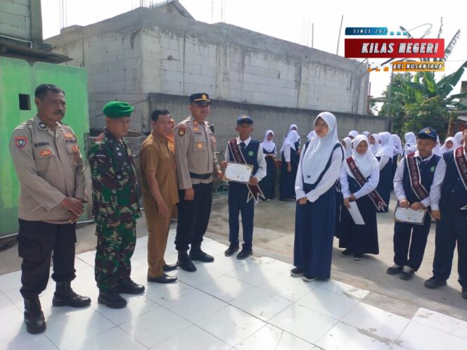 Dukung Kemajuan Bangsa, Babinsa Hadiri Pemberian Sertifikat Duta Pelajar Anti Narkoba