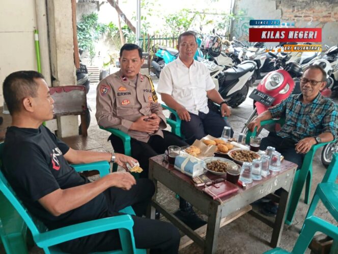 Bhabinkamtibmas Palmeriem Ajak Warga Perkuat Sinergi dan Aktifkan Siskamling untuk Jaga Keamanan Lingkungan