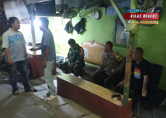 Kolaborasi Kodim 0505/JT dan Komduk Gelar Patroli Siskamling di Kramatjati