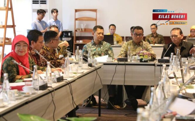 
Dirjen Badilum Hadiri Rapat Pleno Kamar Mahkamah Agung RI Tahun 2025