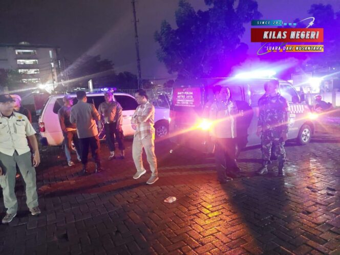 
Koramil 02/Penjaringan, Kembali Gelar Patroli Siskamling Bersama 3 Piar dan Komponen Pendukung di Wilayah Penjaringan, Jakarta Utara