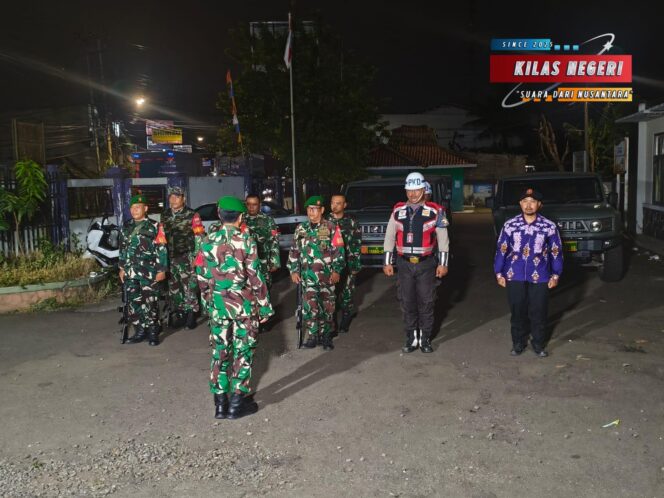 
Koramil 11/Pasar Kemis Gelar Patroli Bersama Komduk Upaya Mencegah Gangguan Kamtibmas