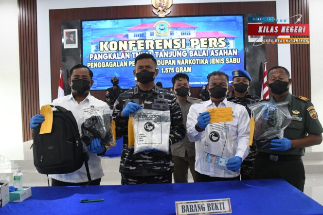 
Gerak Cepat F1QR Lanal TBA Gagalkan Penyelundupan Narkoba Sebanyak 1,5 Kilogram
