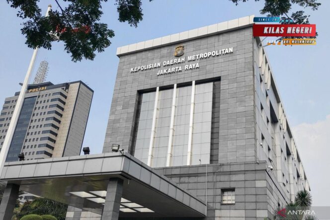 
Tipu Miliaran Rupiah Agusrin Mantan Gubernur Bengkulu Jadi DPO