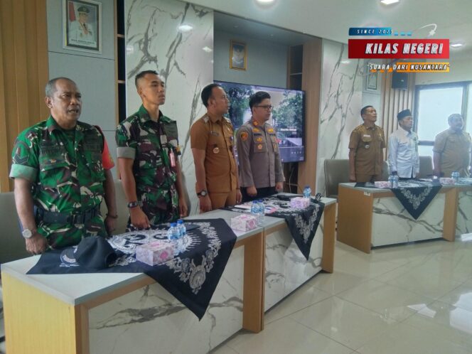 
Koramil 01/Teluknaga, Satrudal 421/ Teluknaga, Polsek Teluknaga, Kecamatan Teluknaga Dan Ormas Gelar Rapat Nataru 2025-2026