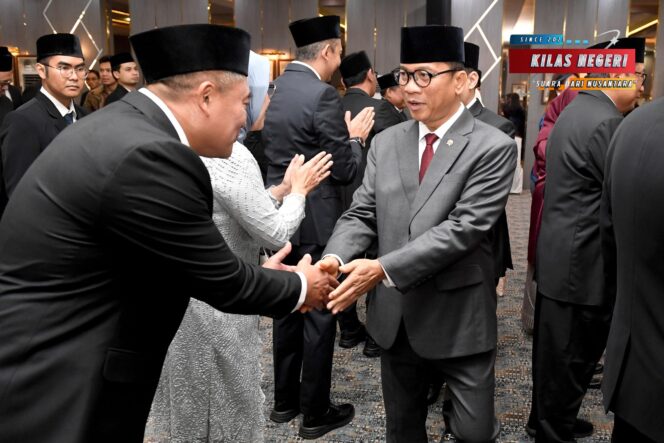 
Mendes Yandri Ingatkan Pegawai Kemendes Tunjukkan Kinerja dan Kerja Keras